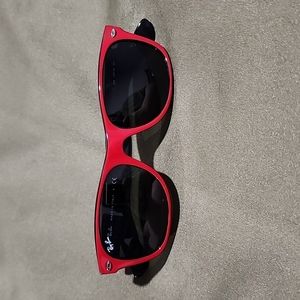Ray-Ban Wayfarer Sunglasses with Red Trim